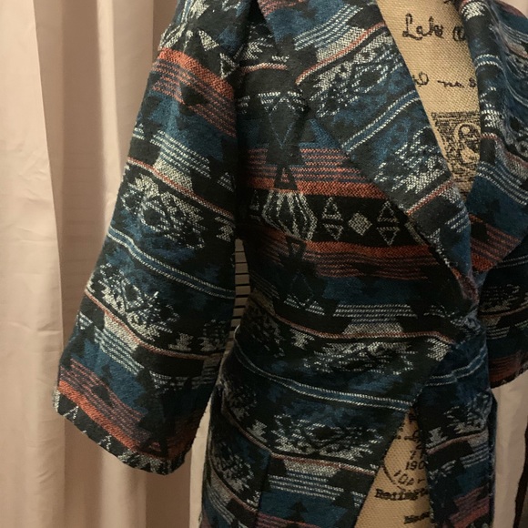 Printed single button coat in Size Medium - Picture 2 of 5